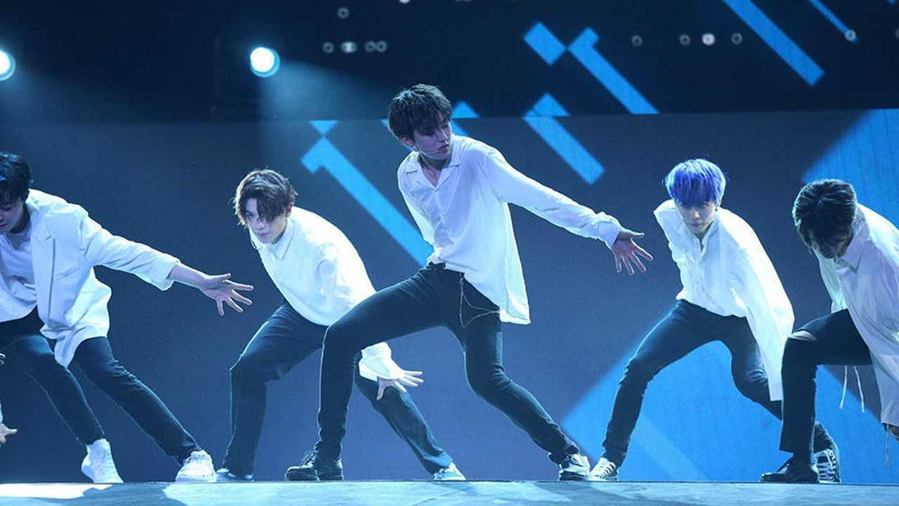 ninepercent上海见面会表演eiei穿白衣的少年让人把持不住