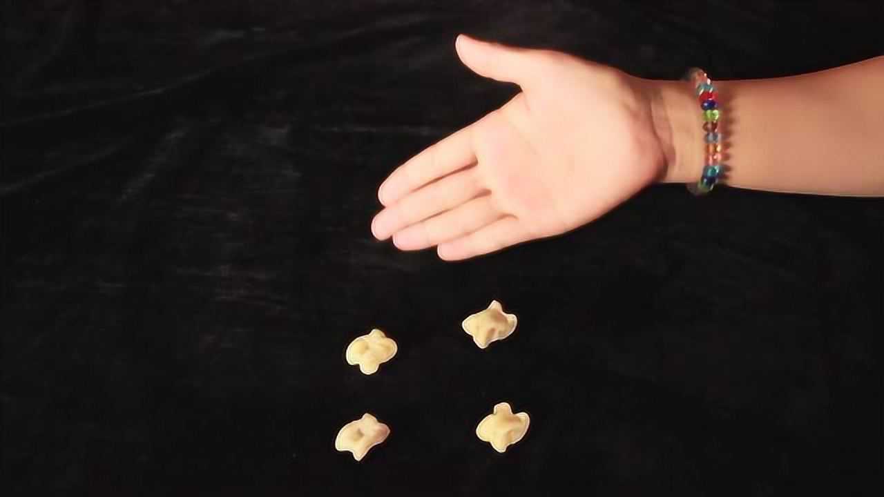 传统游戏-抓羊拐-玩法3一摸一样