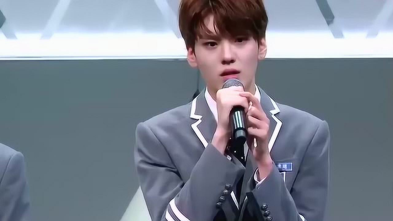 偶像练习生,毕雯珺痛哭,蔡徐坤心酸:"不要哭"!_腾讯视频