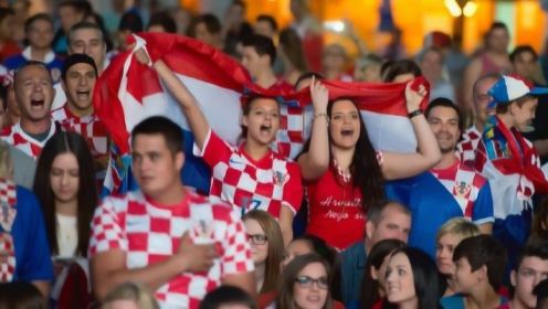 克罗地亚vs丹麦 球场已被“红白装”包围！