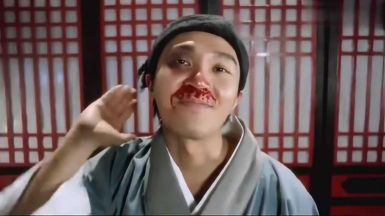 唐伯虎点秋香唐伯虎救秋香被一大棍打过来星爷一脸委屈的样子