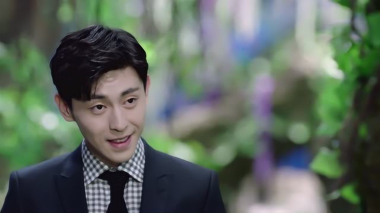 一千零一夜柏海看到七七演的姥姥造型柏海看着她笑