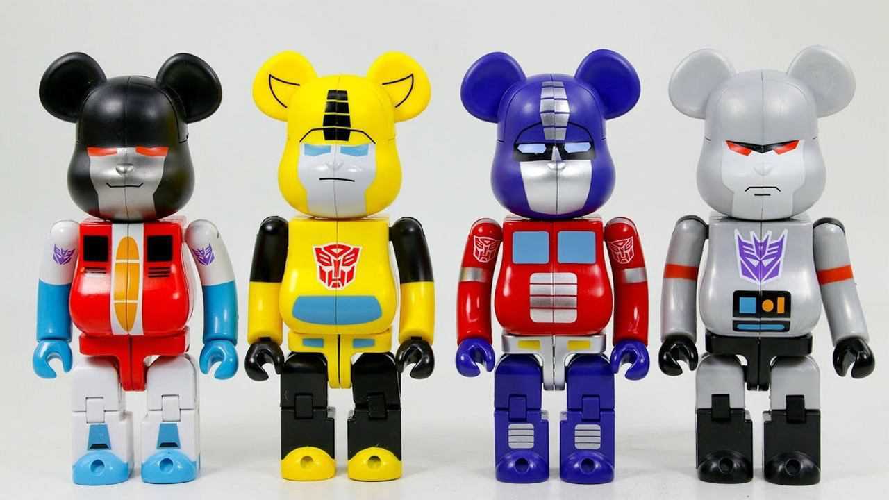 酷炫玩具熊机器人变形转换