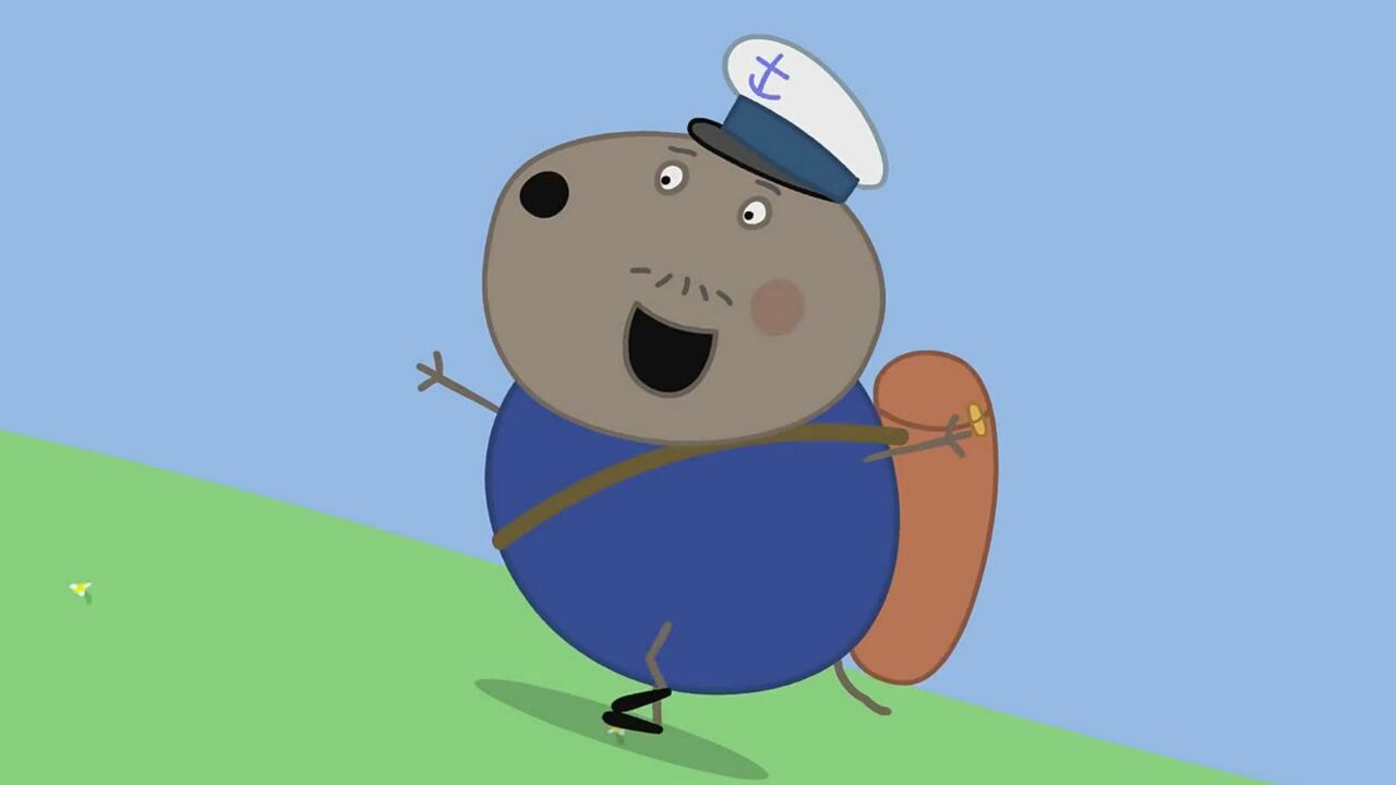 船长狗爸爸高兴地在草地上跳跃,什么事情让他如此兴奋