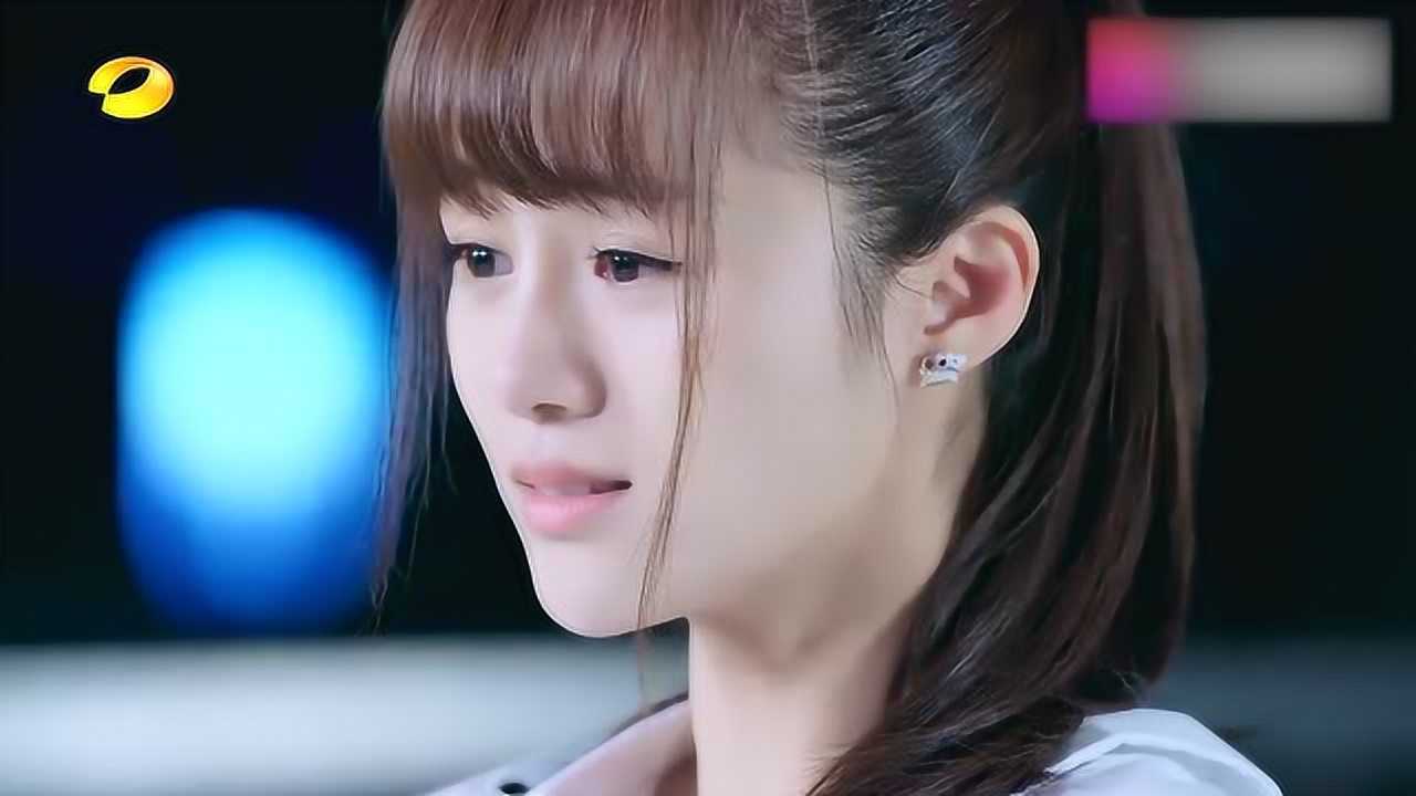 路从今夜白:夜白扯起小时候的事,成功亲到悠言,好甜!