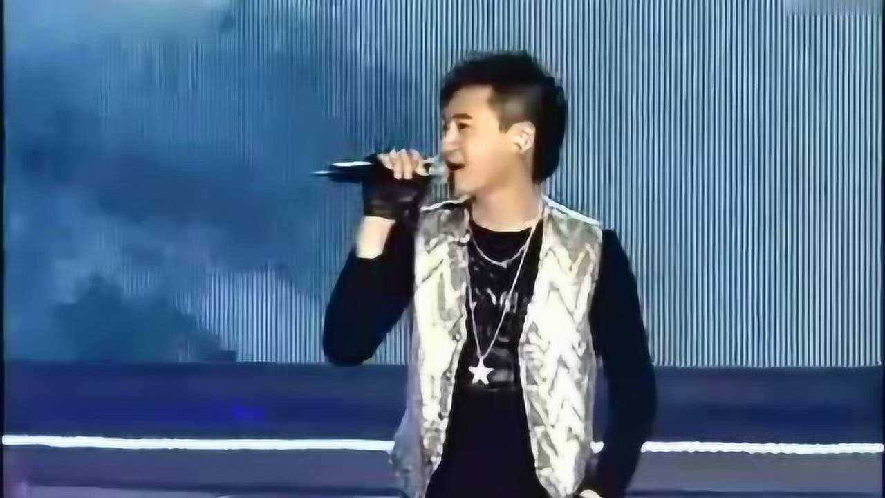 海鸣威一首《老人与海》好听歌曲经典