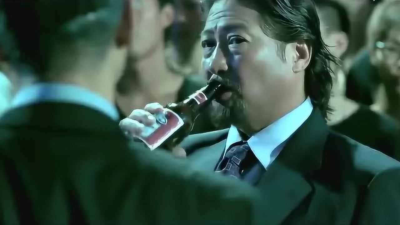 杀破狼:洪金宝摔酒瓶,摔出了王霸之气