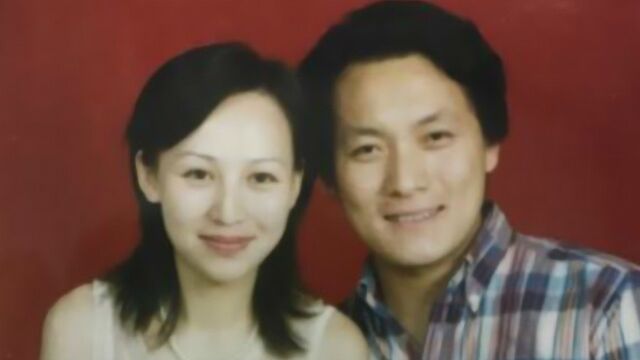 岳丽娜被疑扮嫩 郭靖宇晒结婚照:媳妇20年前就美