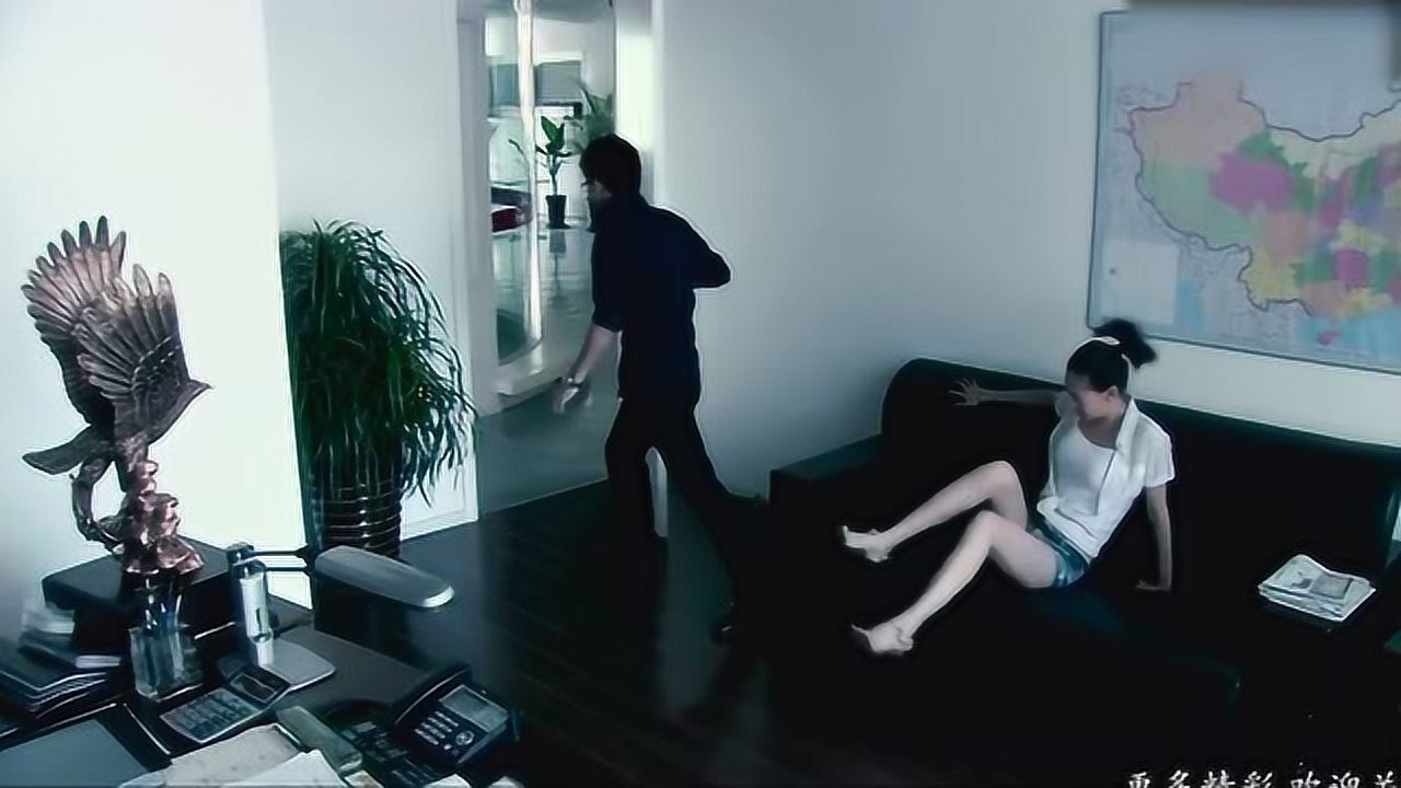 温柔的谎言 :程鹏将李青拉进了办公室,李青非常的生气