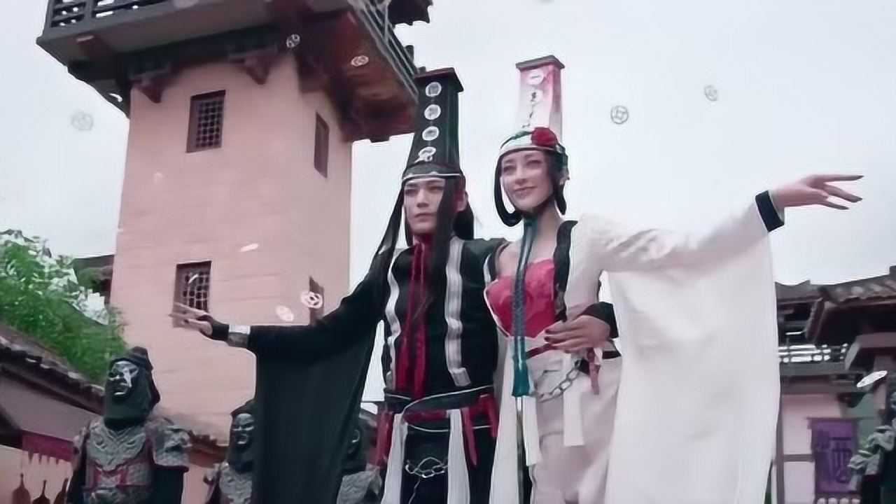 黑白无常突然出现拦住众人去路称玄冥教办事阻拦者格杀勿论