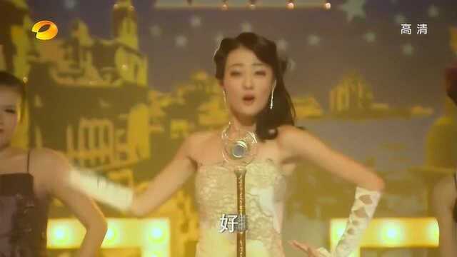 主唱压轴美女被锁在后门,甜姐儿金露露歌声响亮,开口全场沸腾