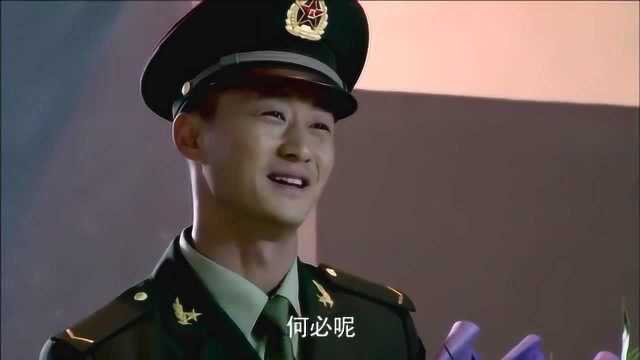 特种兵之利刃出鞘:女兵单挑特种兵,何晨光不幸挨了女兵一腿