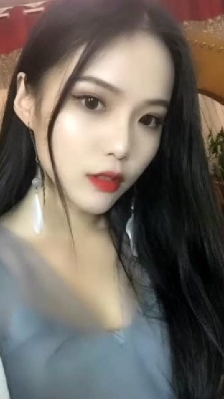 快手抖音网红陈艺鑫气质美照分享,网友:不愧是青岛大学校花