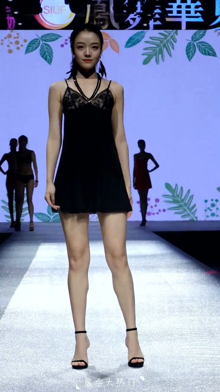 2018凤舞华夏武汉站安朵内衣秀