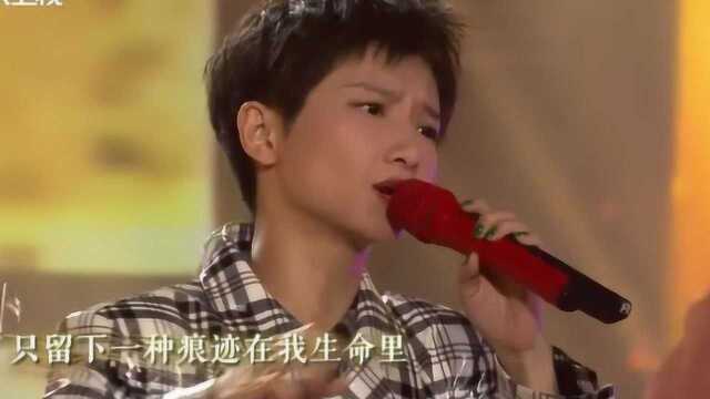 苏妙玲深情演绎《爱如空气》,歌声如空气一般纯净