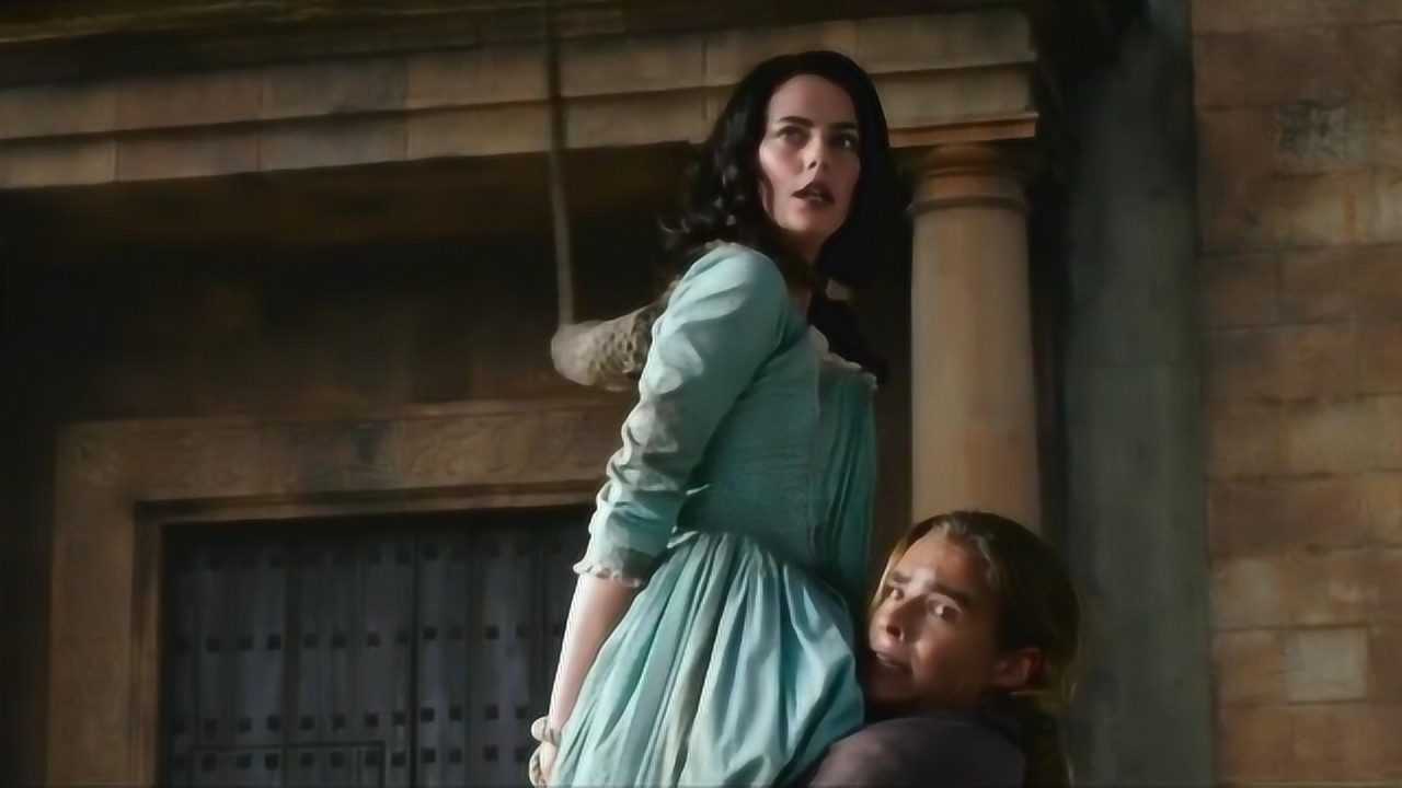 上了绞刑架的美女幸都男子及时相救也是艳福不浅