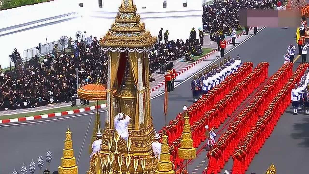 世纪葬礼泰国普密蓬国王皇家火葬大典引万人空巷
