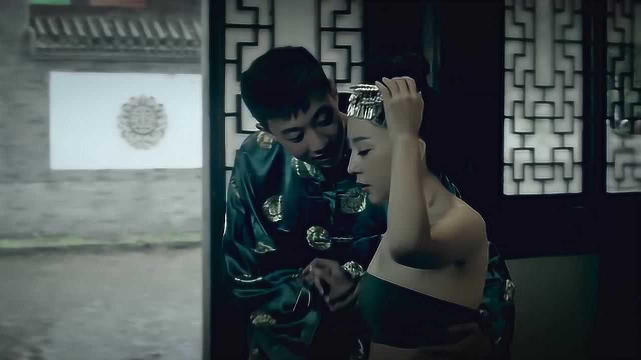 赶尸人之九阴蛊女单纯的阿依被人惦记了还不知道