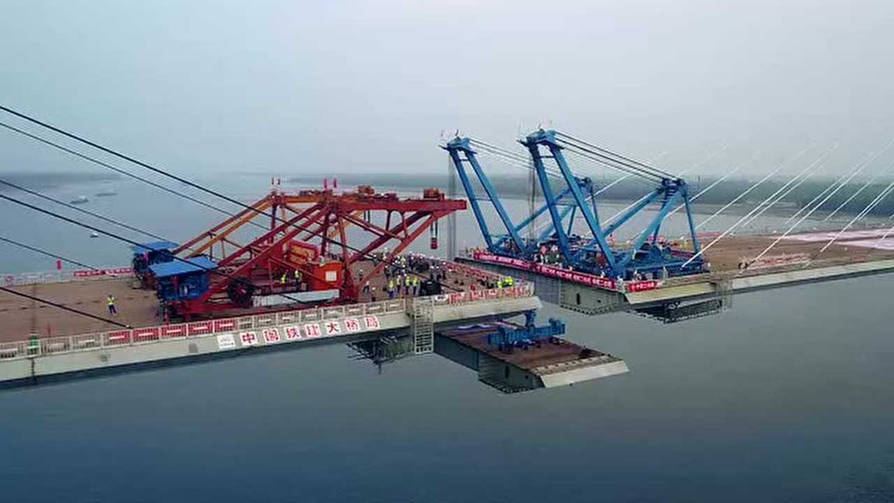 2019年04月10日156次播放天业通联桥面吊机用于平塘大桥视频未通过