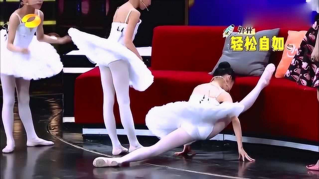 芭蕾女孩的日常压腿照一出，众人惊艳，难怪公然“叫板”谢娜！_高清