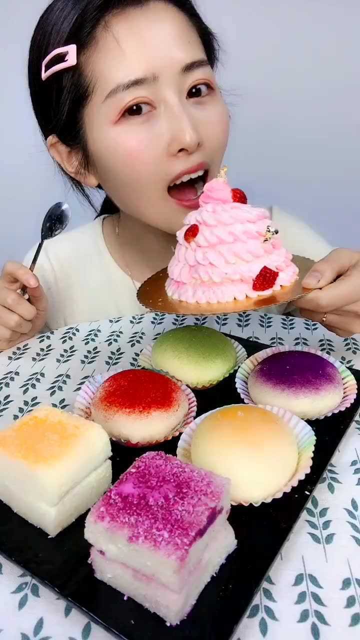 甜品吃播:奶油大口吃才过瘾