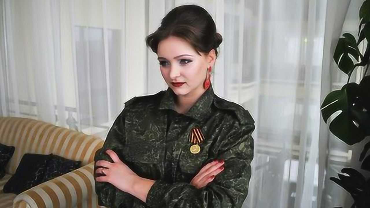 乌克兰女兵颜值普遍高,真漂亮