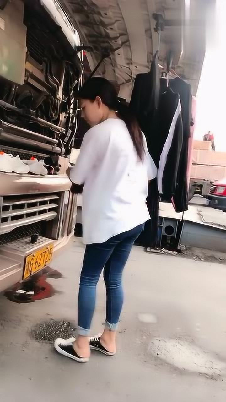 货车女司机昕昕刷完鞋,竟然把鞋子放到这里了,我还是第一次见!