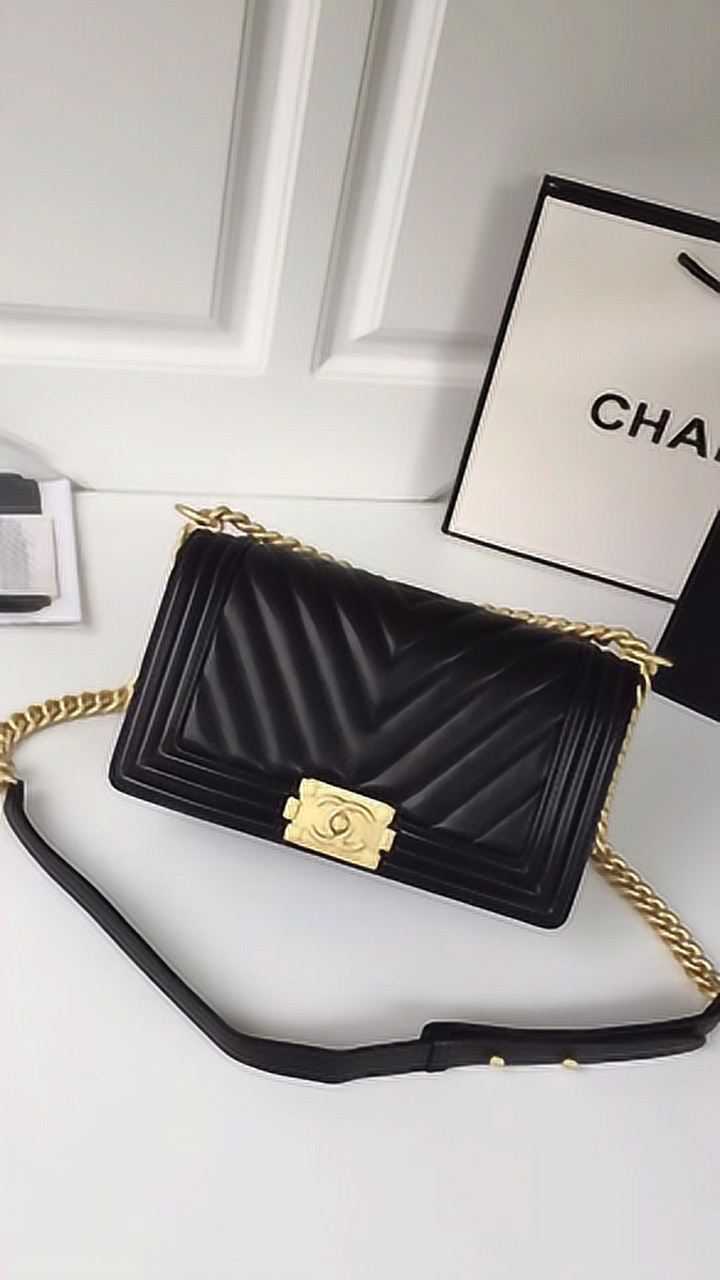 chanelleboy小羊皮口盖包大v格熟悉的版型灵巧的经典