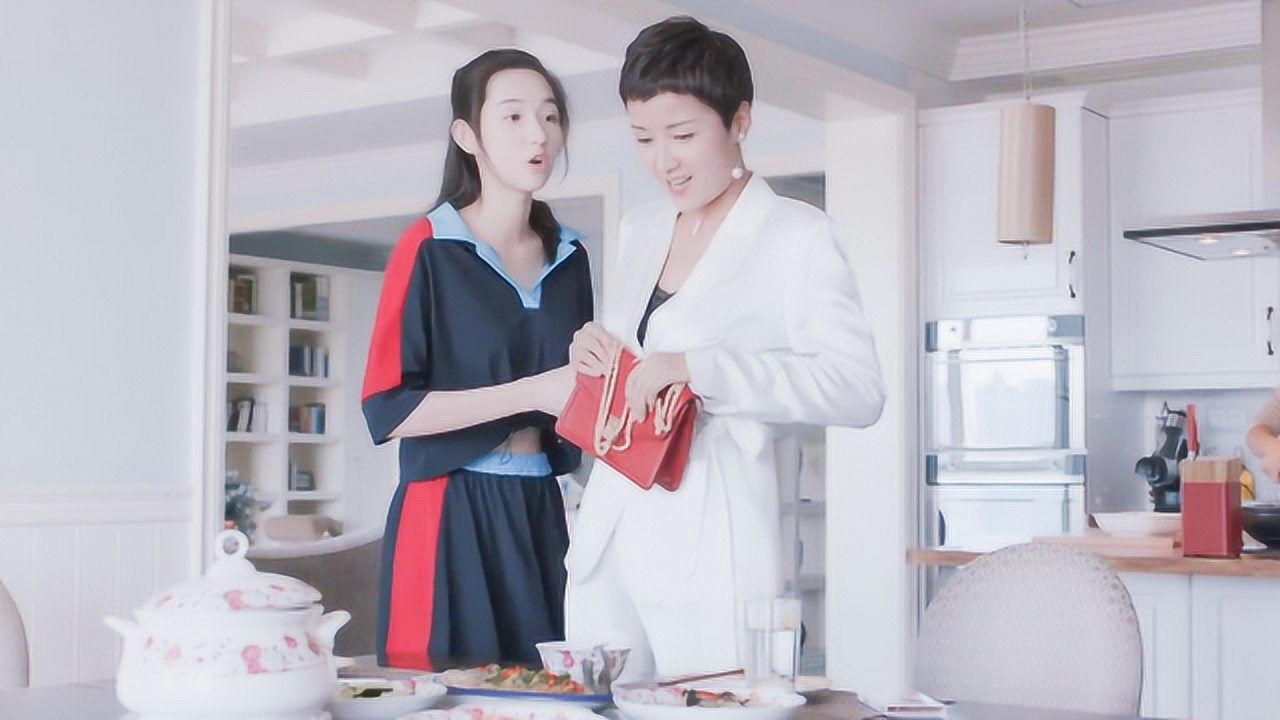 《少年派》邓小琪妈妈回归家庭,母女俩冰释前嫌,甜蜜拥抱在一起