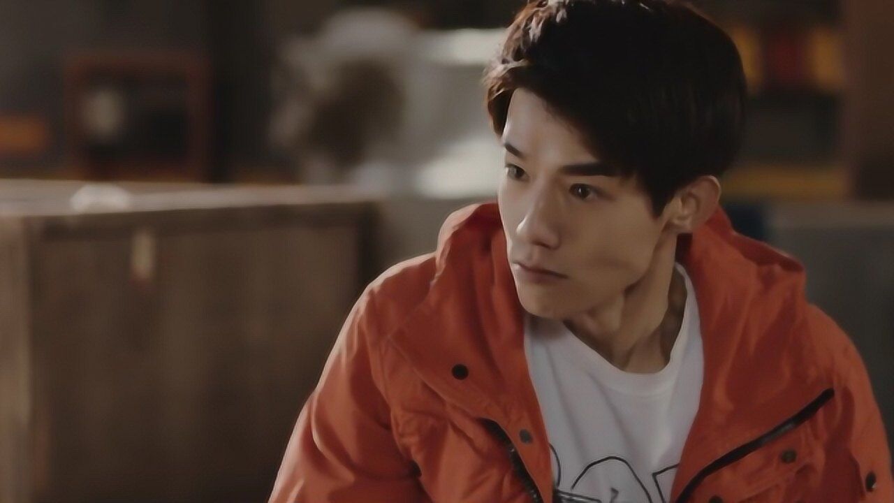 沙海:杨好被箱子里的手吓到,黎簇让苏万杨好帮忙拆快递