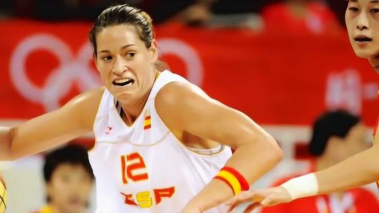 35岁隋菲菲穿日本国旗服,现在的她过的还好吗