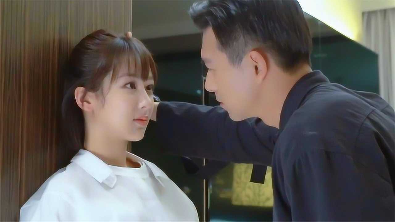 亲爱的热爱的你是我男人杨紫吻破李现嘴唇反遭他壁咚超浪漫