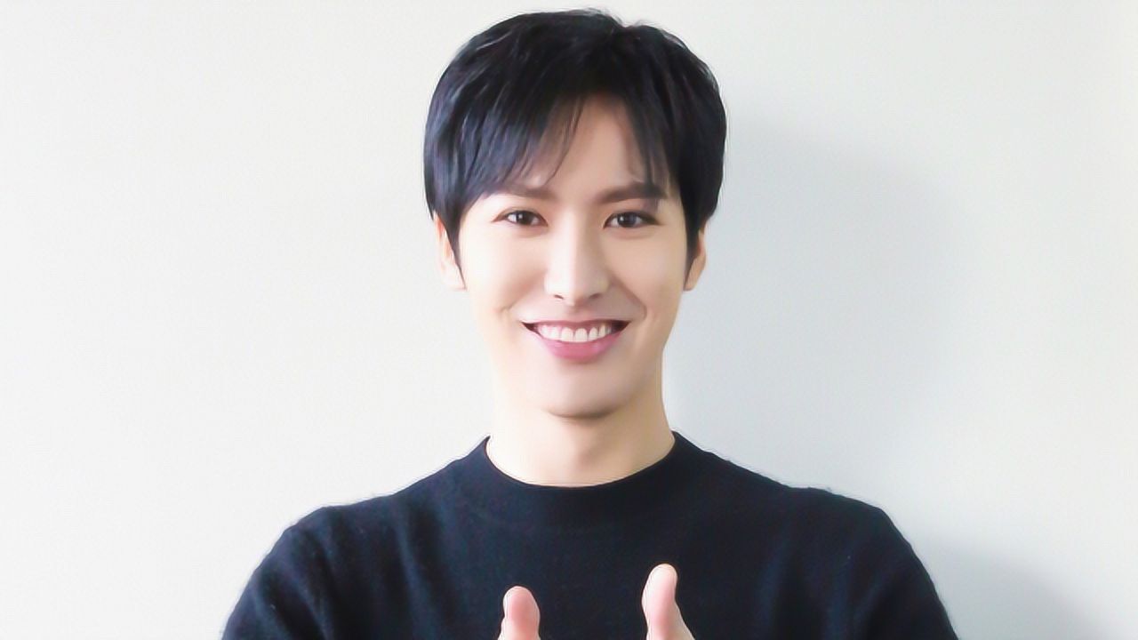 赖艺被粉丝叫二哈,直言能被形容成动物的样子,也不反对