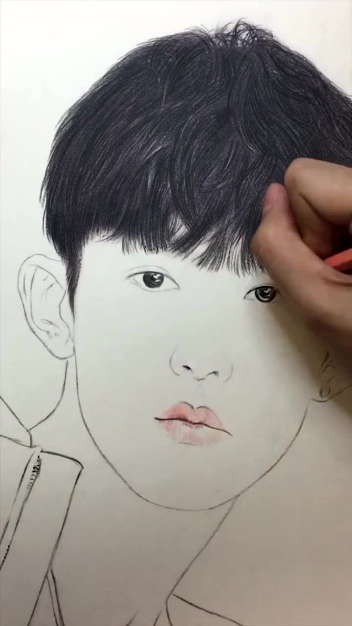 画郭俊辰咯他的嘴巴真的超级小