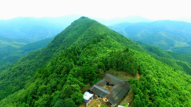 在湖南绥宁东山乡发现一座有开发旅游价值的高山,海拔高风景优美