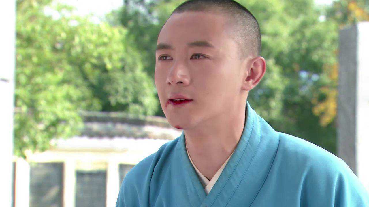 小和尚悟透少林绝学迷踪拳瞬间功力大增一人打翻数个少林高僧