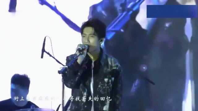 陈楚生率性演唱《鱼乐圈》,点燃全场观众热情