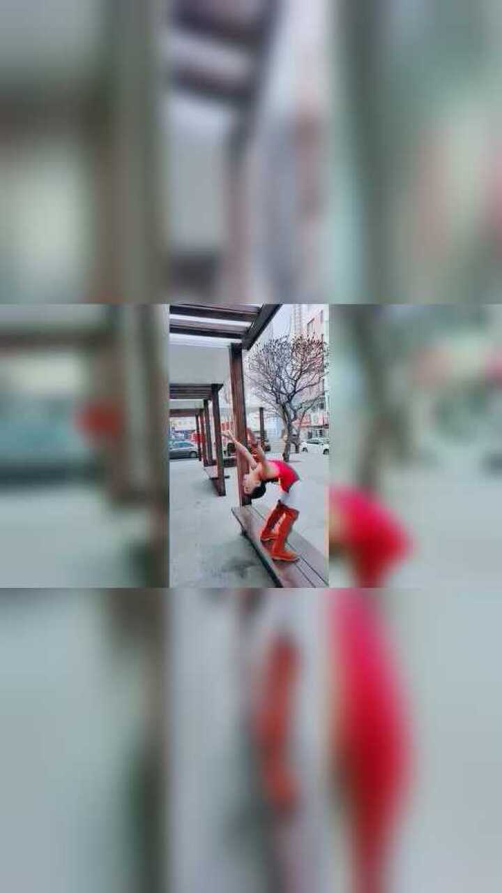 最近这视频火小妹妹秀椅子下腰绝技真是太厉害了