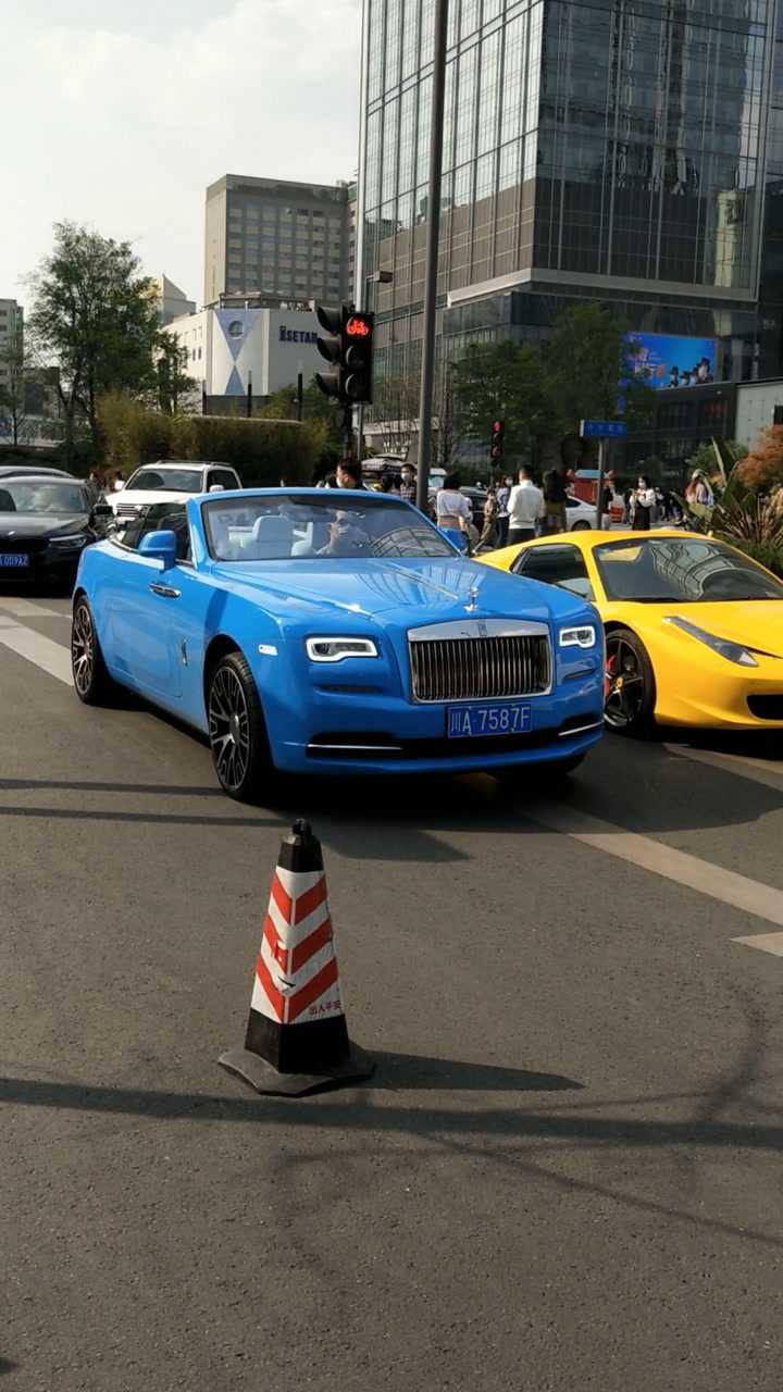 街拍劳斯莱斯