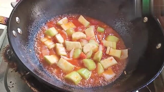 教您丝瓜新吃法,食材简单好学,开胃下饭,我家都是这样吃