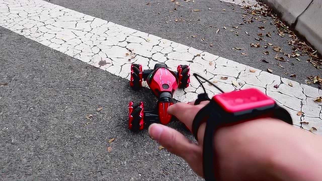 vlog户外体验手势感应遥控车,不仅会横着跑,而且还会变身!