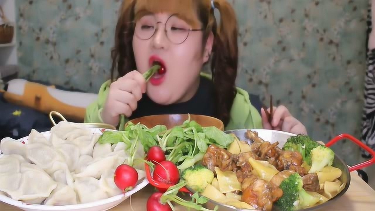 肉姐美食频道牛肉水饺鸡肉炖宽粉还有东北人最爱的小水萝卜