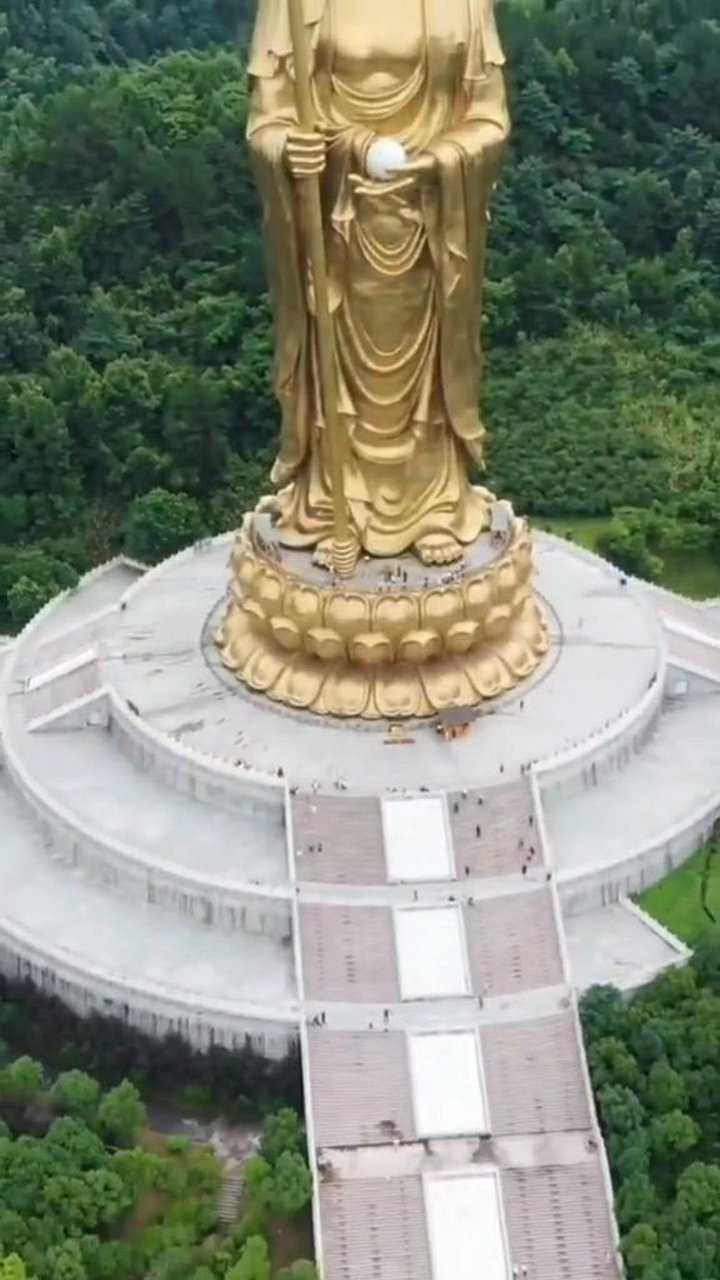 九华山地藏菩萨铜像,高达99米,特别壮观!