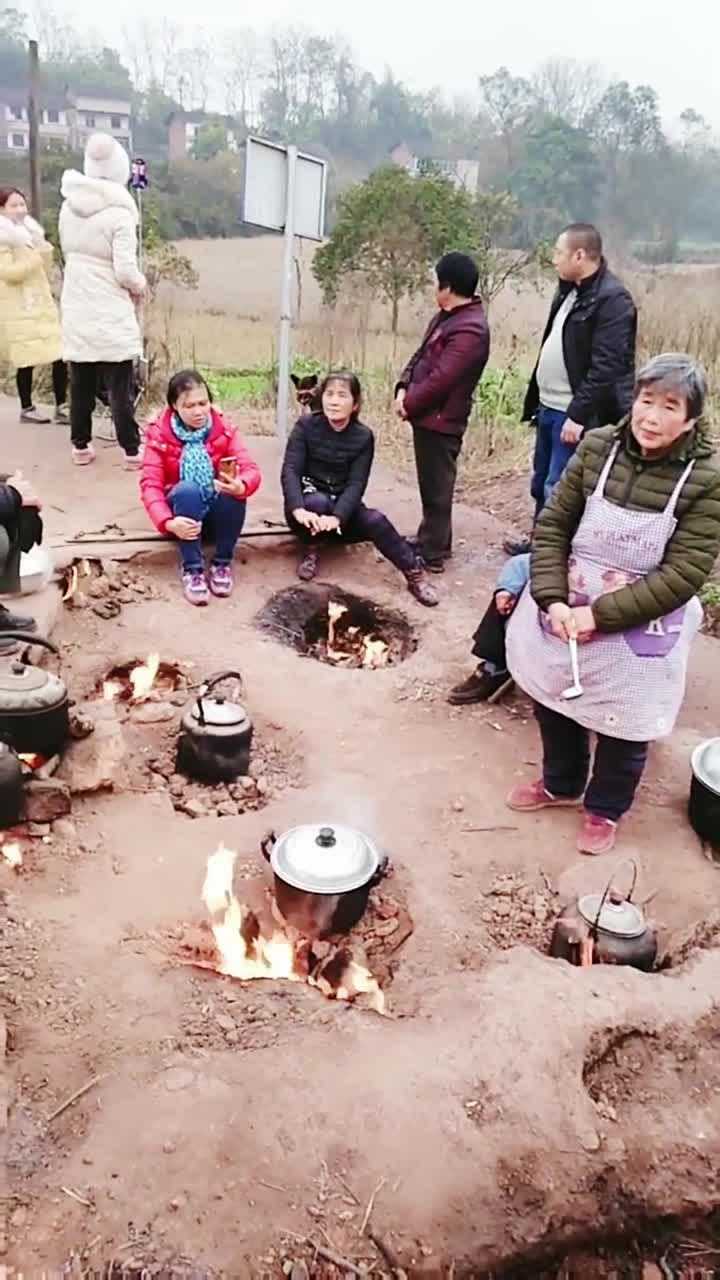 传说中的地火村村名都来这做饭取暖要是有人开发一下就更好了