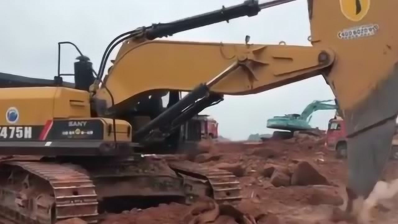 重型钩机干活真厉害,50多吨重的钩机,钩这种石头看起来很轻松!_高清1080P在线观看平台_腾讯视频