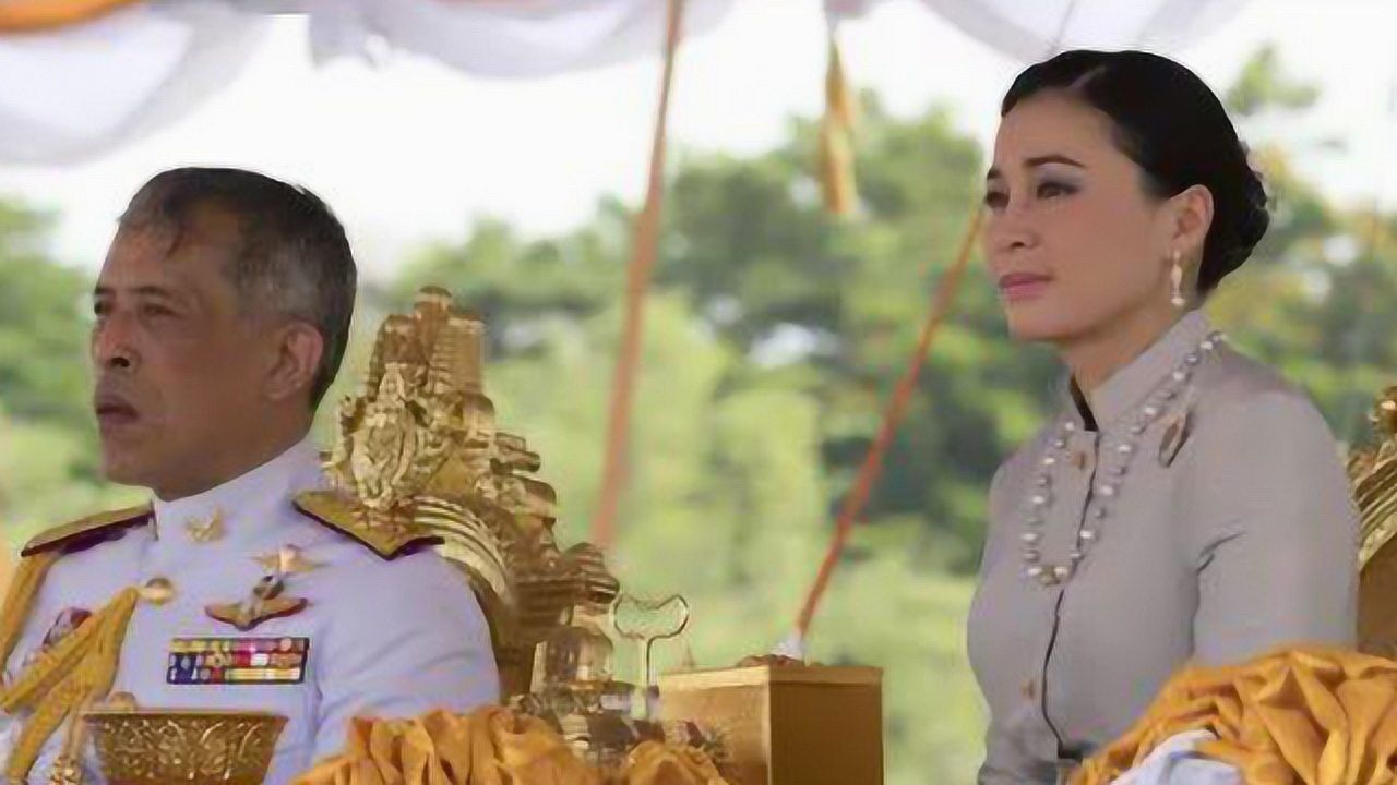 泰国国王带20个嫔妃躲在德国度假,回国仅一天又溜了