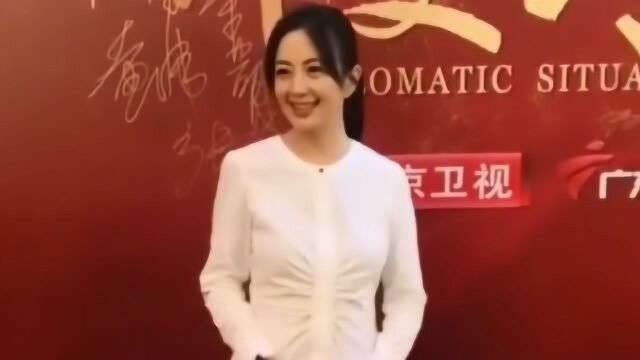 杨童舒在最红的时候生子,如今45岁,穿着朴素走红毯!