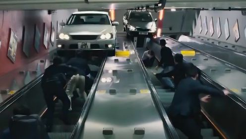 《扫毒2》幕后，汽车开进地铁站是这样拍的，最后却被彻底摧毁！