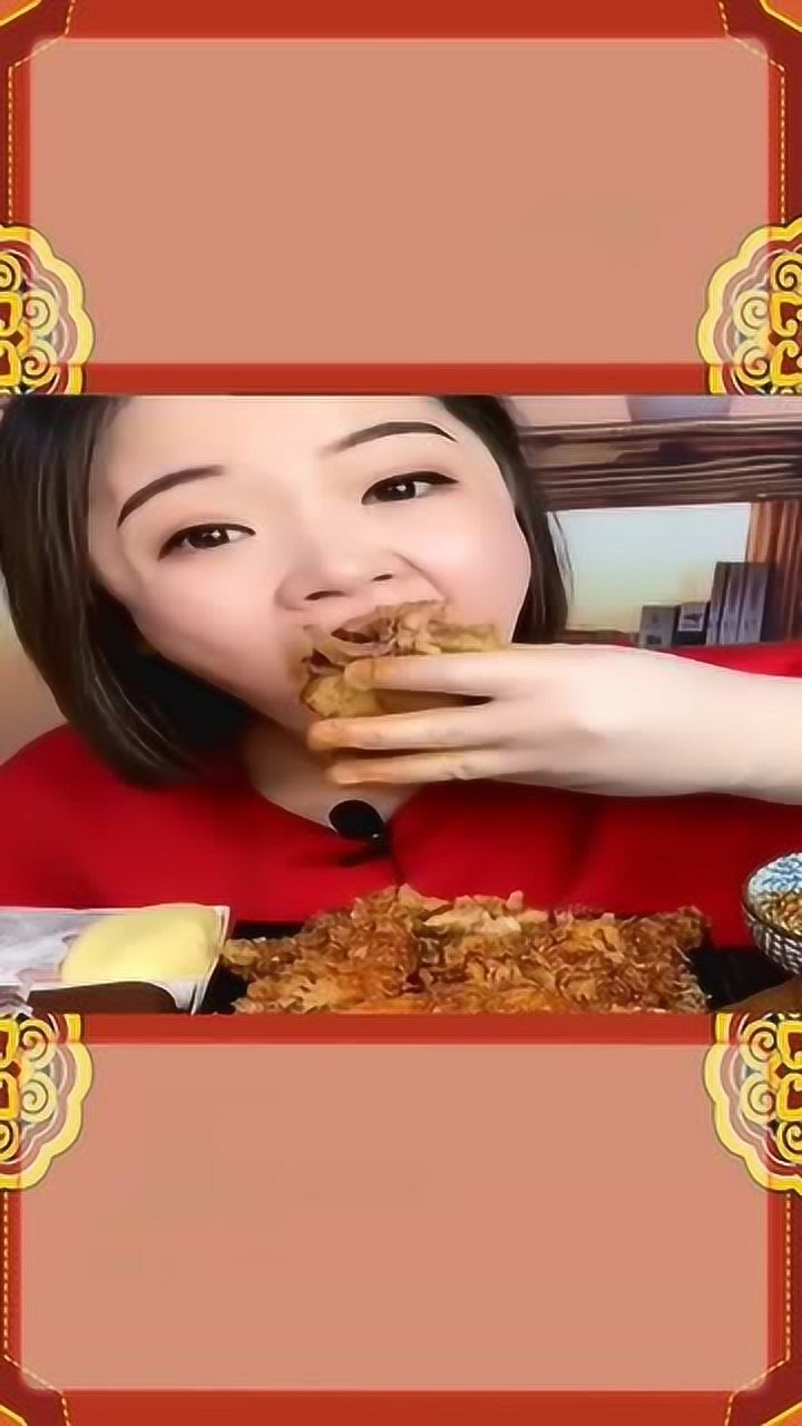 美女直播吃牛窝骨这吃相看着也太过瘾了看着就流口水