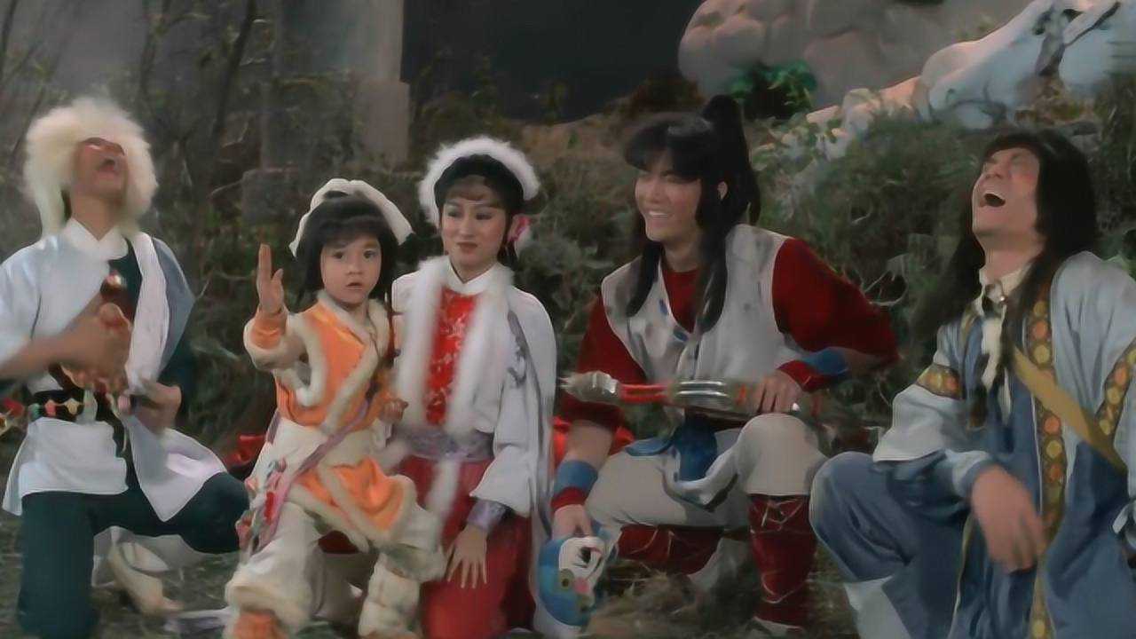 六指琴魔:小叮当哭闹,风灵谎称面具人来了,小叮当做好战斗准备